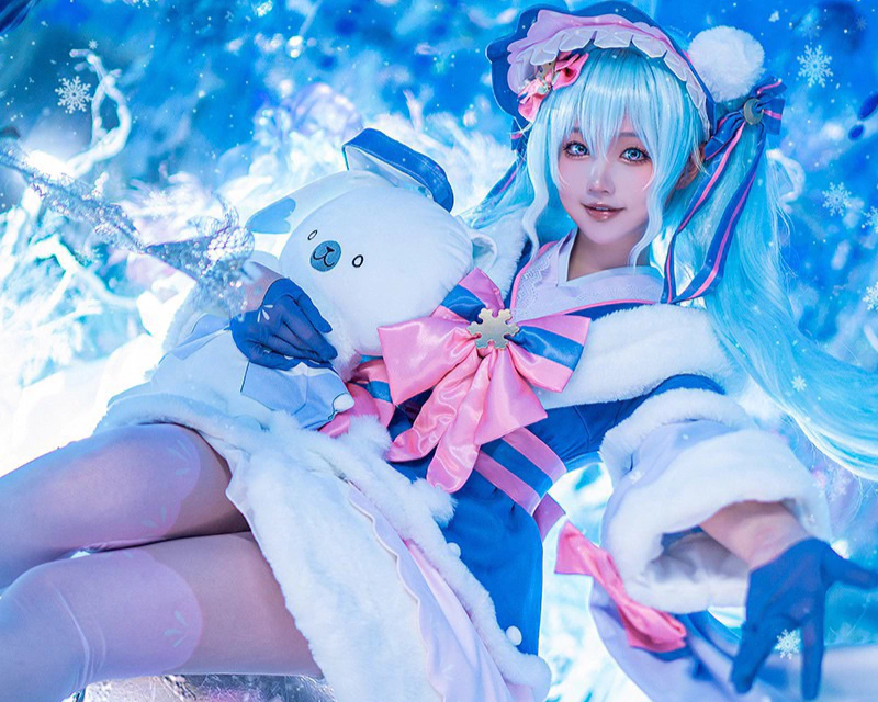 Bộ cosplay Snow Miku 2024